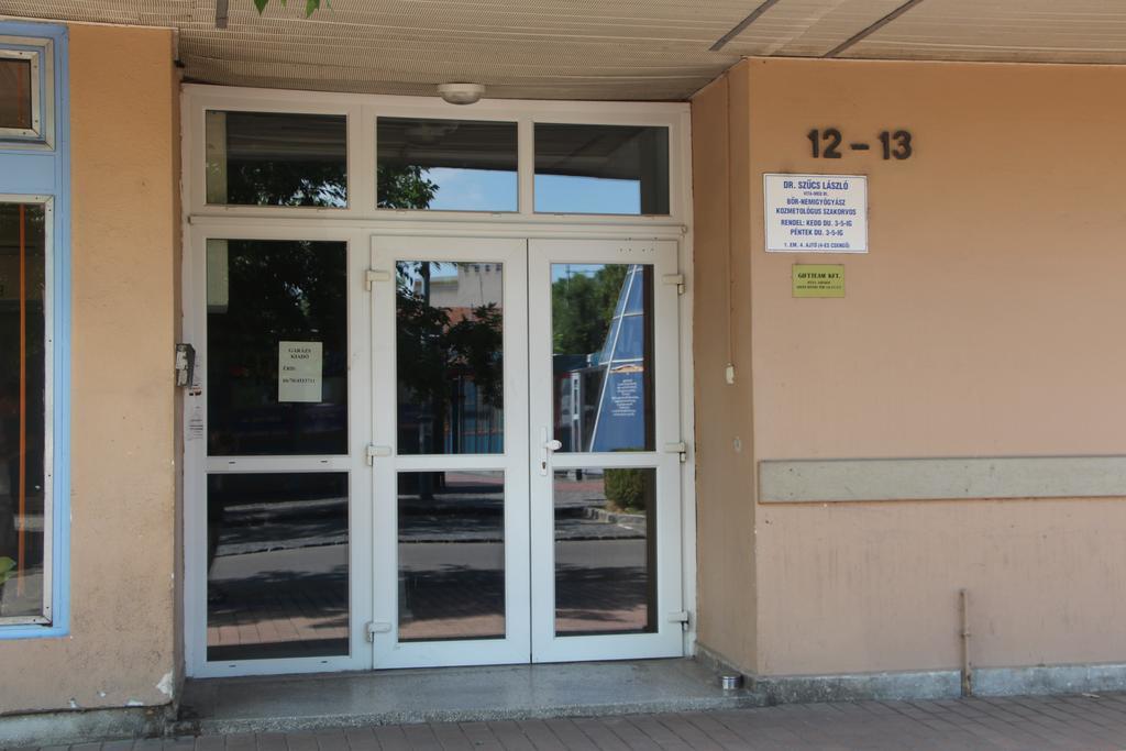 Verona Apartman Szeged Eksteriør billede