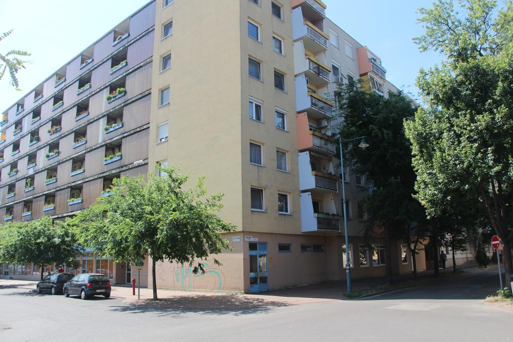 Verona Apartman Szeged Eksteriør billede